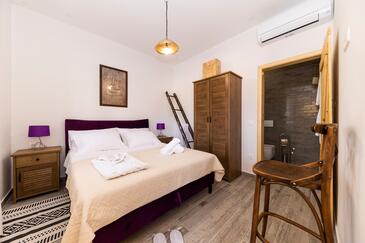 Haus am Meer mit Pool für Familien Zdrelac, Pasman - 24952