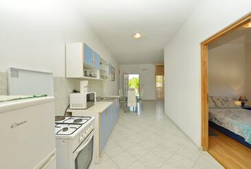 Apartmani uz more Vir - 24953