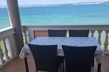 Egyszobás apartman Tkon, Pasman (A-24955-b)