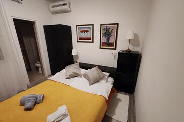 Appartamenti e camere con parcheggio Banjol, Arbe - Rab - 24964