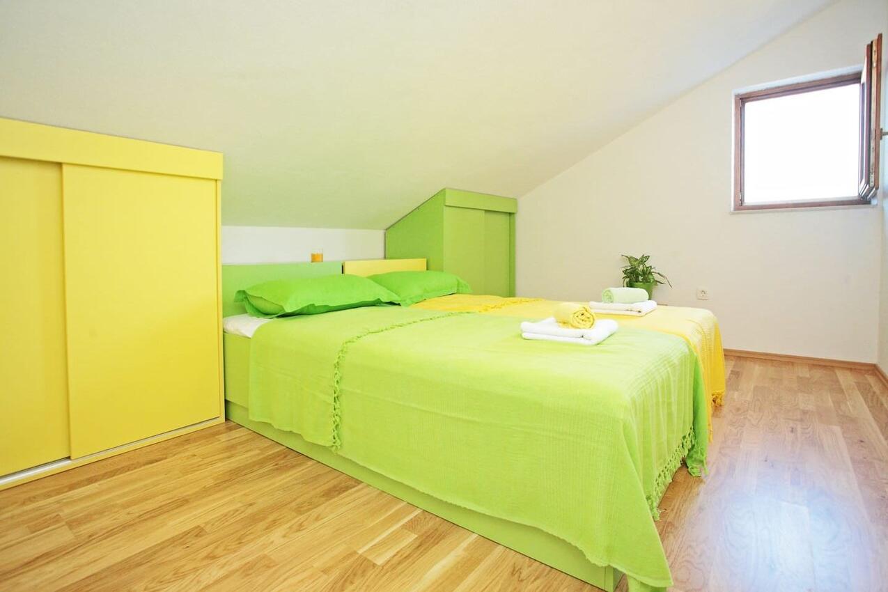 Lägenheter med parkering Vrboska, Hvar - 24967