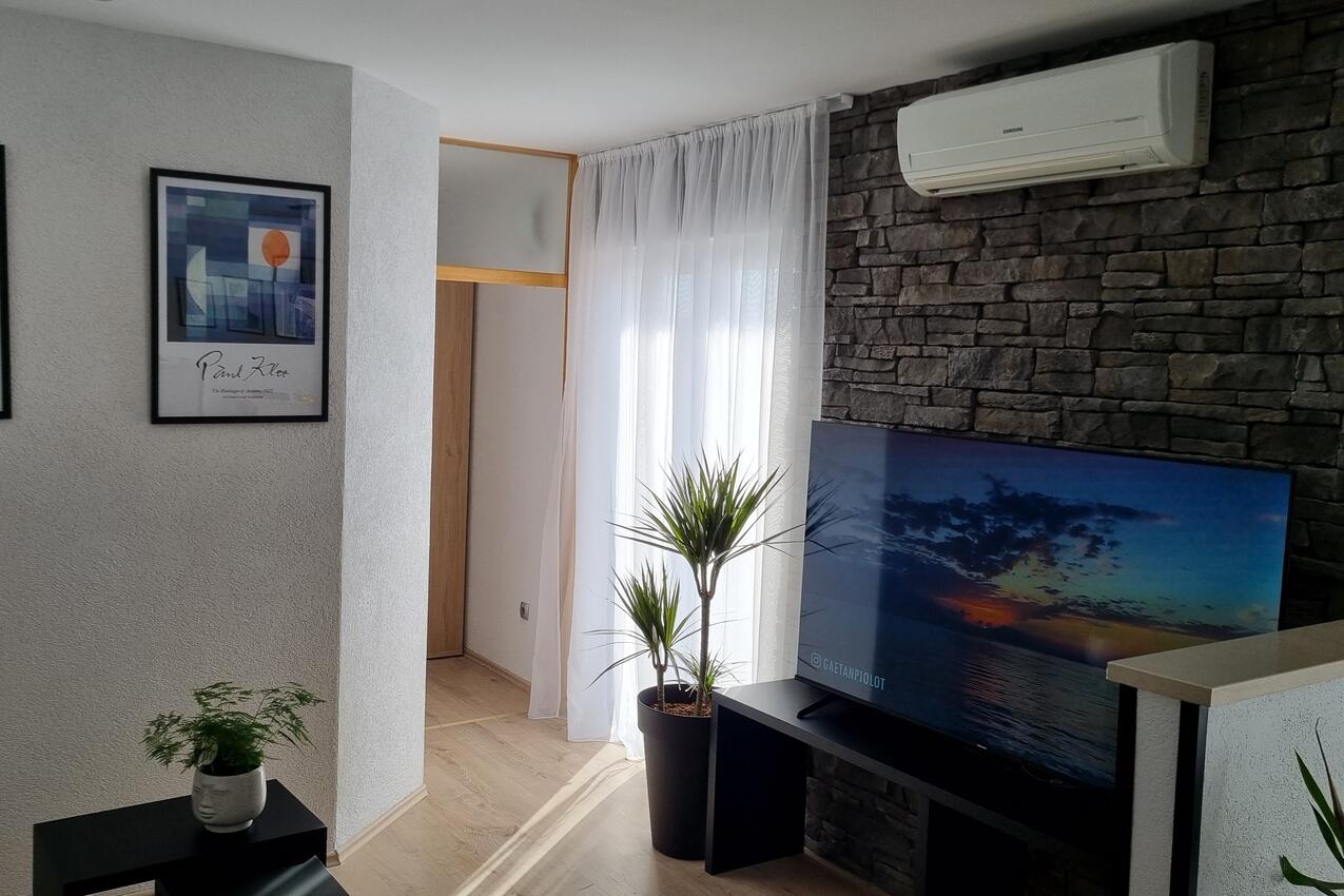 Apartments with parking space Duće, Omiš - 24975