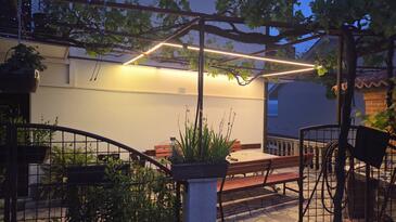 Apartamentos con parking Duce (Omis) - 24975 Adriatic.hr