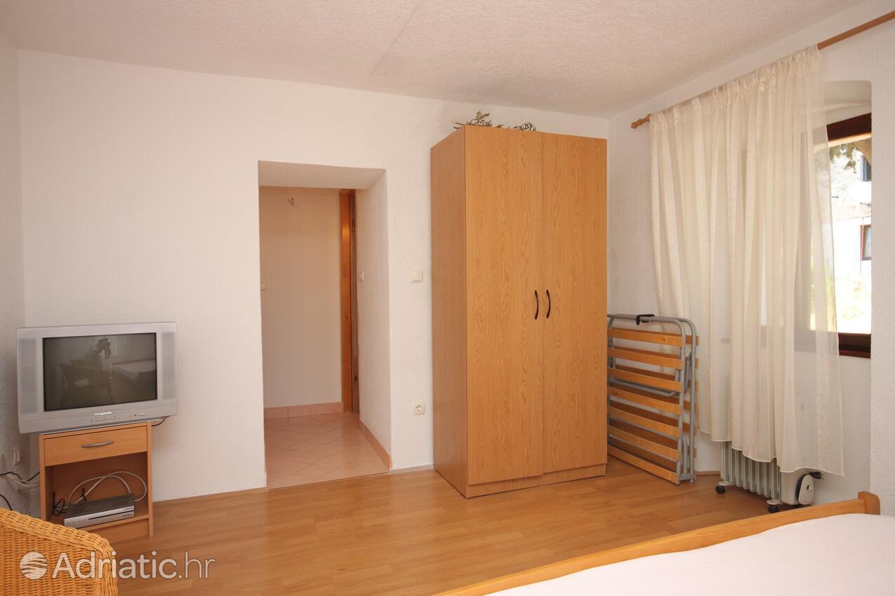 S-2498-a - Alloggi privati - Appartamenti e camere con parcheggio Cunski, Lussino - Lošinj