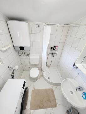 Apartment with terrace Nin, North Dalmatia
