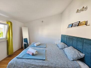 Apartment with terrace Nin, North Dalmatia