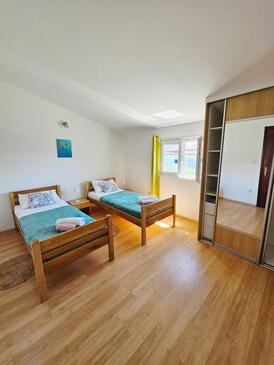 Apartment with terrace Nin, North Dalmatia