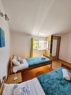 Apartment with terrace Nin, North Dalmatia