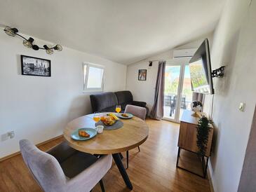 Apartment with terrace Nin, North Dalmatia