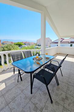 Apartment with terrace Nin, North Dalmatia
