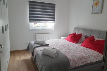 Appartamenti con piscina Otocac, Velebit - 24987