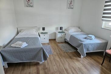 Appartamenti con piscina Otocac, Velebit - 24987