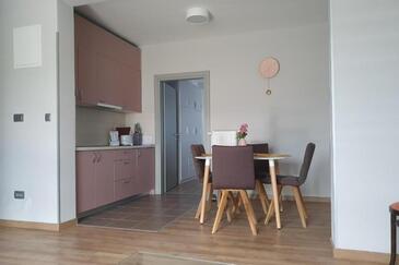 Apartmanok medencével Otocac, Velebit - 24987