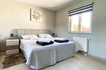 Appartamenti con piscina Otocac, Velebit - 24987