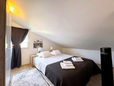 Appartamenti con parcheggio Silo, Veglia - Krk - 24997