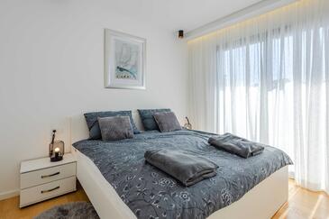 Ferienwohnungen am Meer Njivice, Krk - 24998