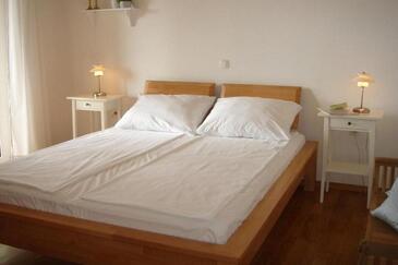Apartments by the sea Banjol, Rab - 25000