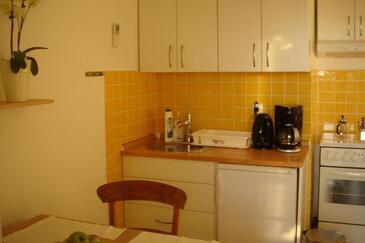Apartments by the sea Banjol, Rab - 25000