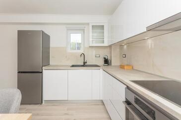 Haus mit Pool für Familien Vrpolje, Sibenik - 25004
