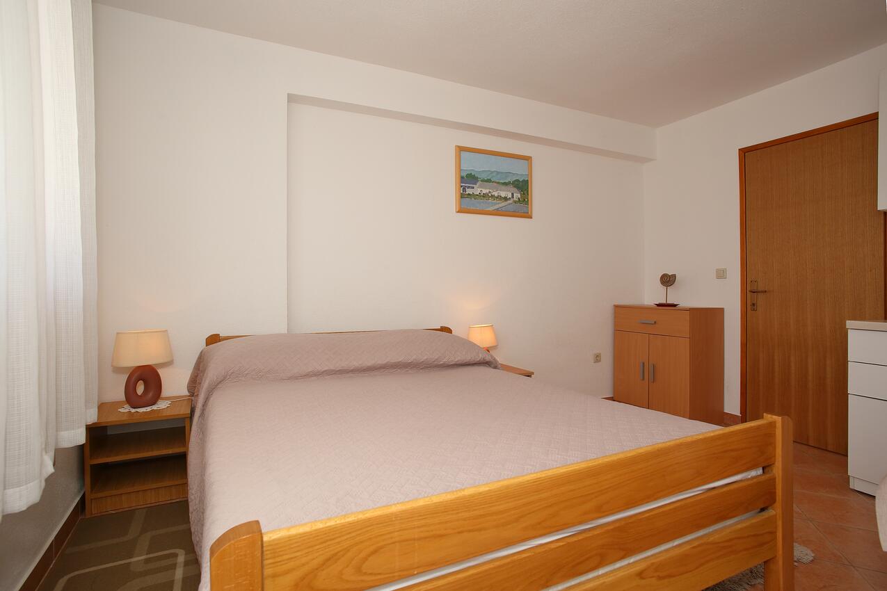 Apartments with parking space Nin, Zadar - 25005