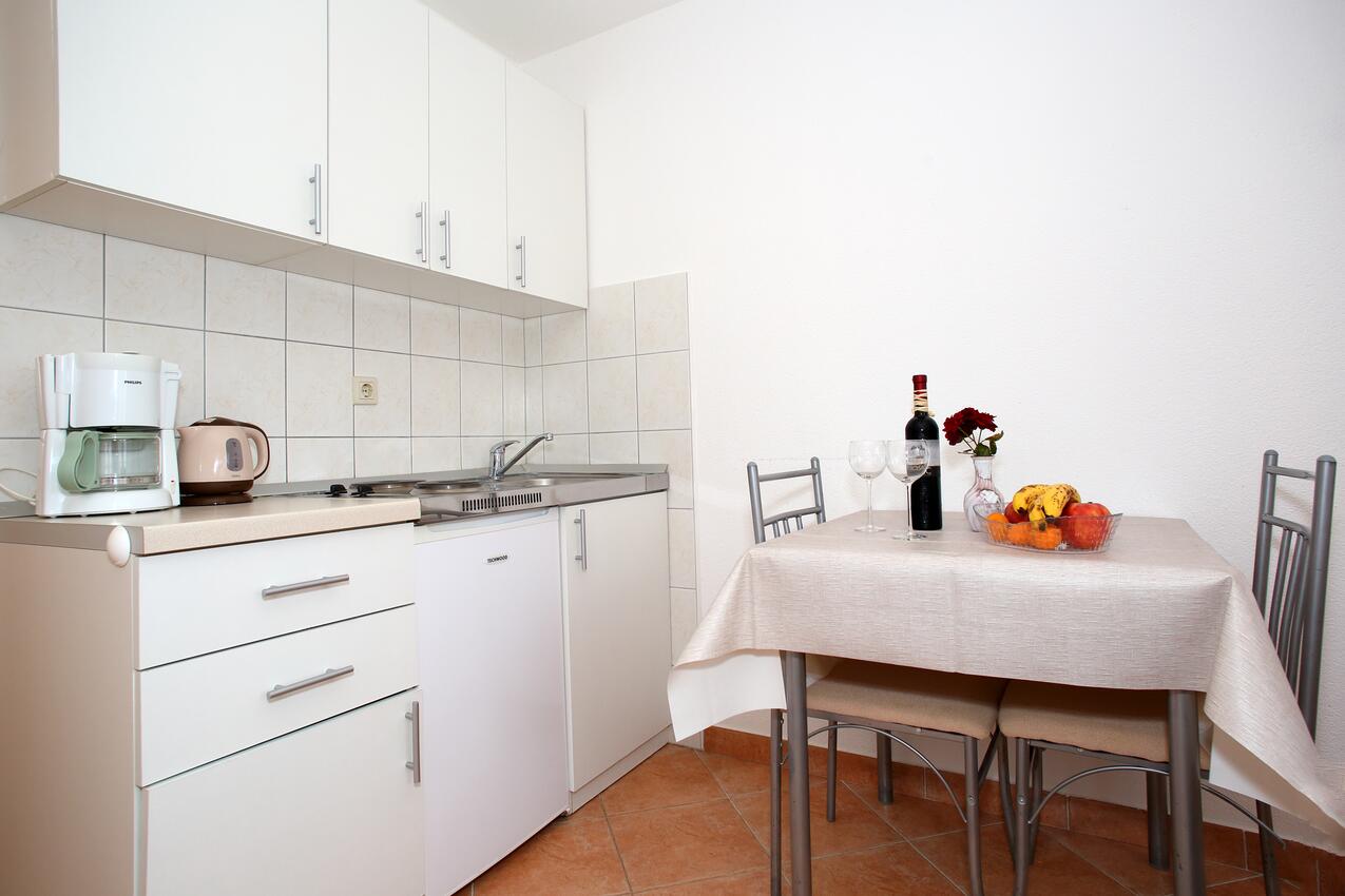 Apartments with parking space Nin, Zadar - 25005