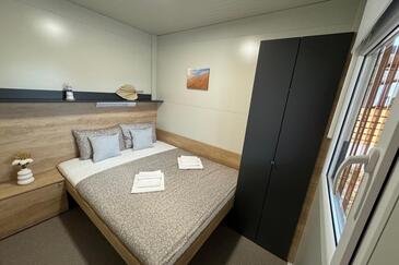 Apartamentos junto al mar Turanj, Biograd - 25010