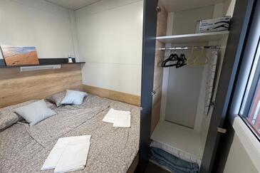 Leiligheter ved sjøen Turanj, Biograd - 25010