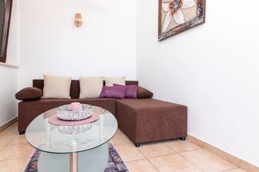 Ferienwohnungen mit Parkplatz Punat (Krk) - 25011