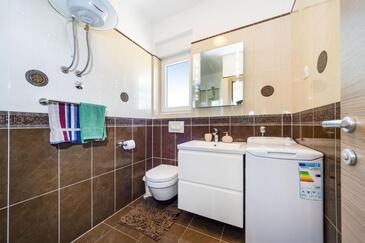 Apartment with balcony Nin, North Dalmatia