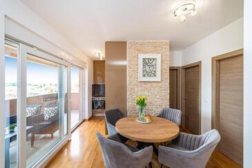 Apartment with balcony Nin, North Dalmatia