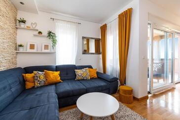 Apartment with balcony Nin, North Dalmatia