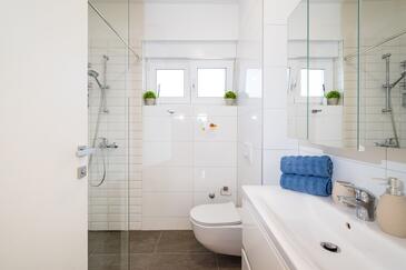 Apartment with terrace and balcony Nin, North Dalmatia