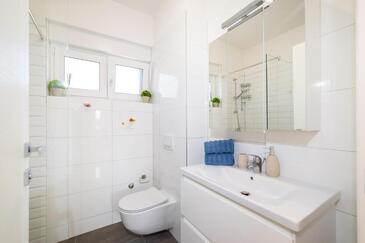 Apartment with terrace and balcony Nin, North Dalmatia