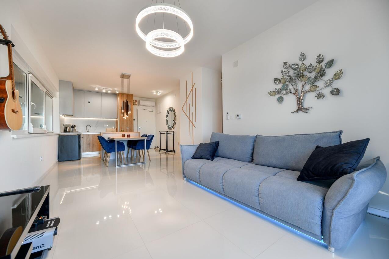 Apartment with terrace and balcony Nin, North Dalmatia