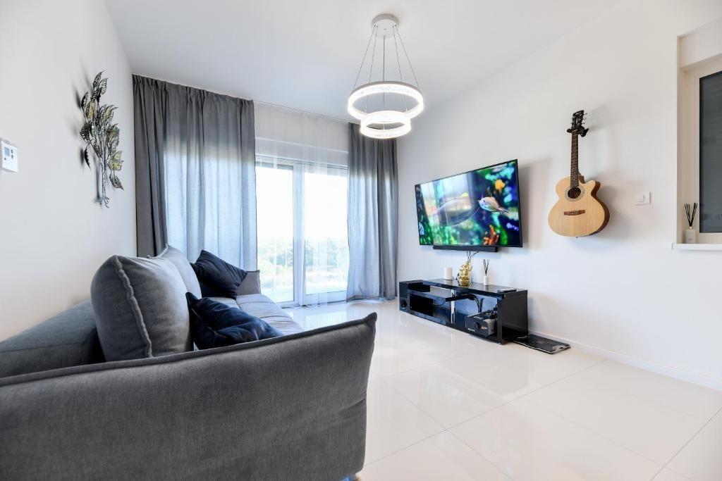 Apartment with terrace and balcony Nin, North Dalmatia