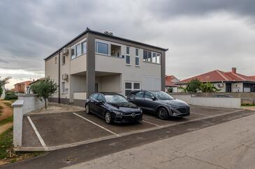 Vir, Vir, Propiedad 25015 - Apartamentos con una playa de guijarros.