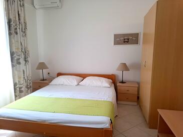 Appartamenti con parcheggio Malinska, Veglia - Krk - 25025