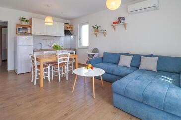 Appartamenti con piscina Brodarica, Sebenico - Šibenik - 25027