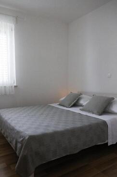 Ferienwohnungen mit Pool Brodarica (Sibenik) - 25027