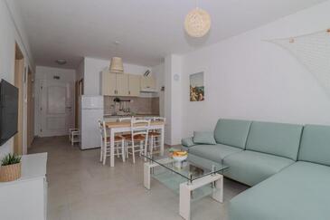 Ferienwohnungen mit Pool Brodarica (Sibenik) - 25027