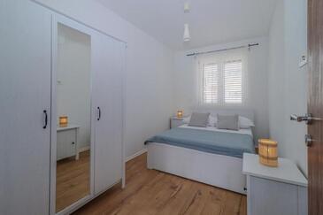 Ferienwohnungen mit Pool Brodarica (Sibenik) - 25027