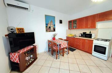 Apartamenty z parkingiem Barbat (Rab) - 25028