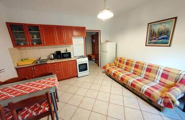 Appartamenti con parcheggio Barbat, Arbe - Rab - 25028