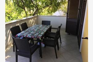 Two bedroom apartment Mali Lošinj (A-25040-b(