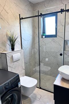 Apartments Ljubač, North Dalmatia