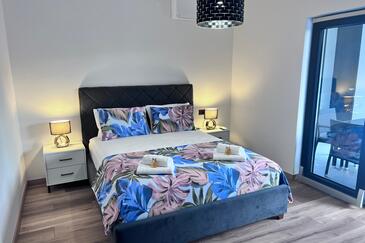 Apartments Ljubač, North Dalmatia