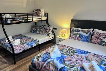 Apartments Ljubač, North Dalmatia