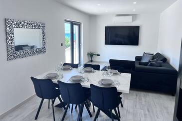 Apartments Ljubač, North Dalmatia