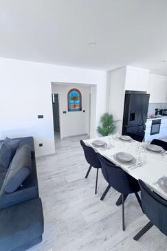 Apartments Ljubač, North Dalmatia