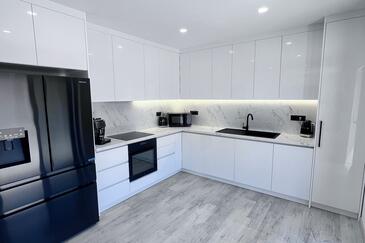 Apartments Ljubač, North Dalmatia